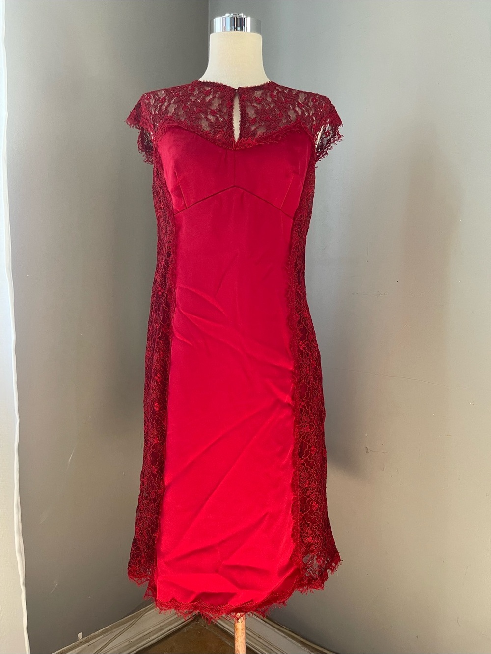 Elegant Red Lace-Trim Midi Dress